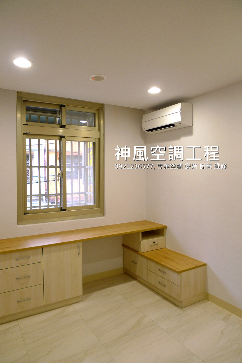 吊隱式冷氣搭配美式餐廳工業風設計